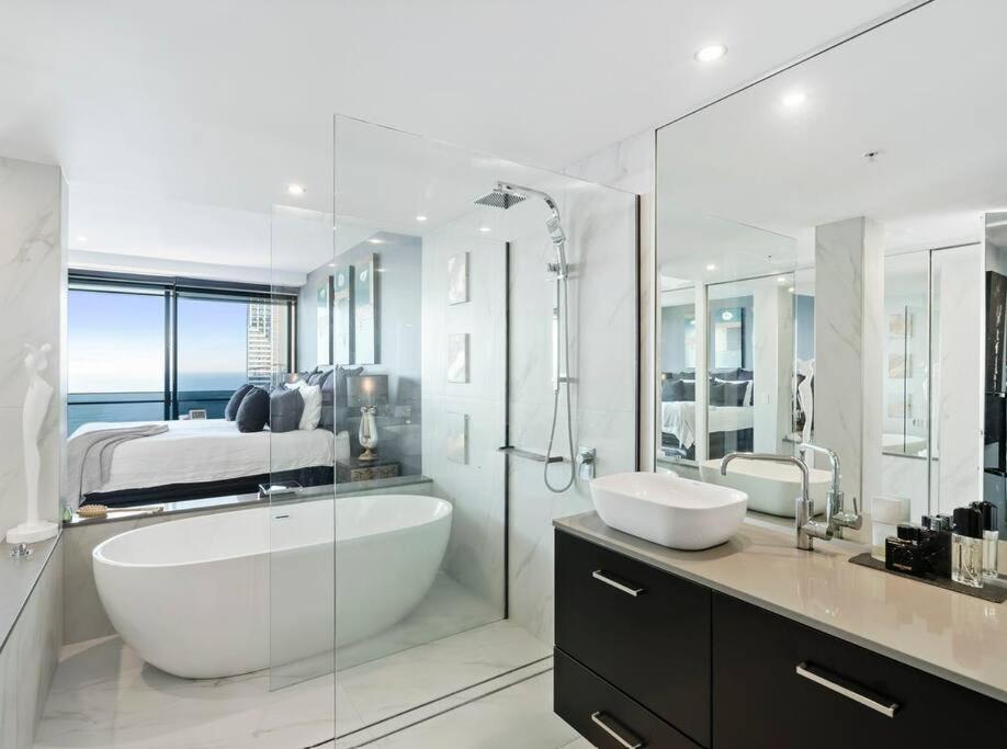 Exclusive Circle On Cavil Sub-Penthouse Luxury Apt - Hosted By Coastal Letting Gold Coast Exterior foto